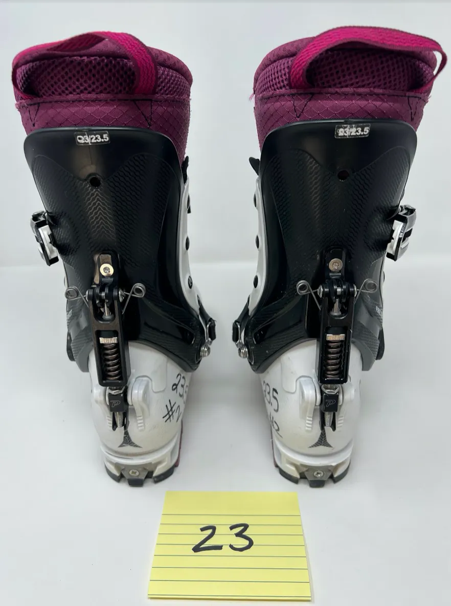 DEMO Phantom Slipper